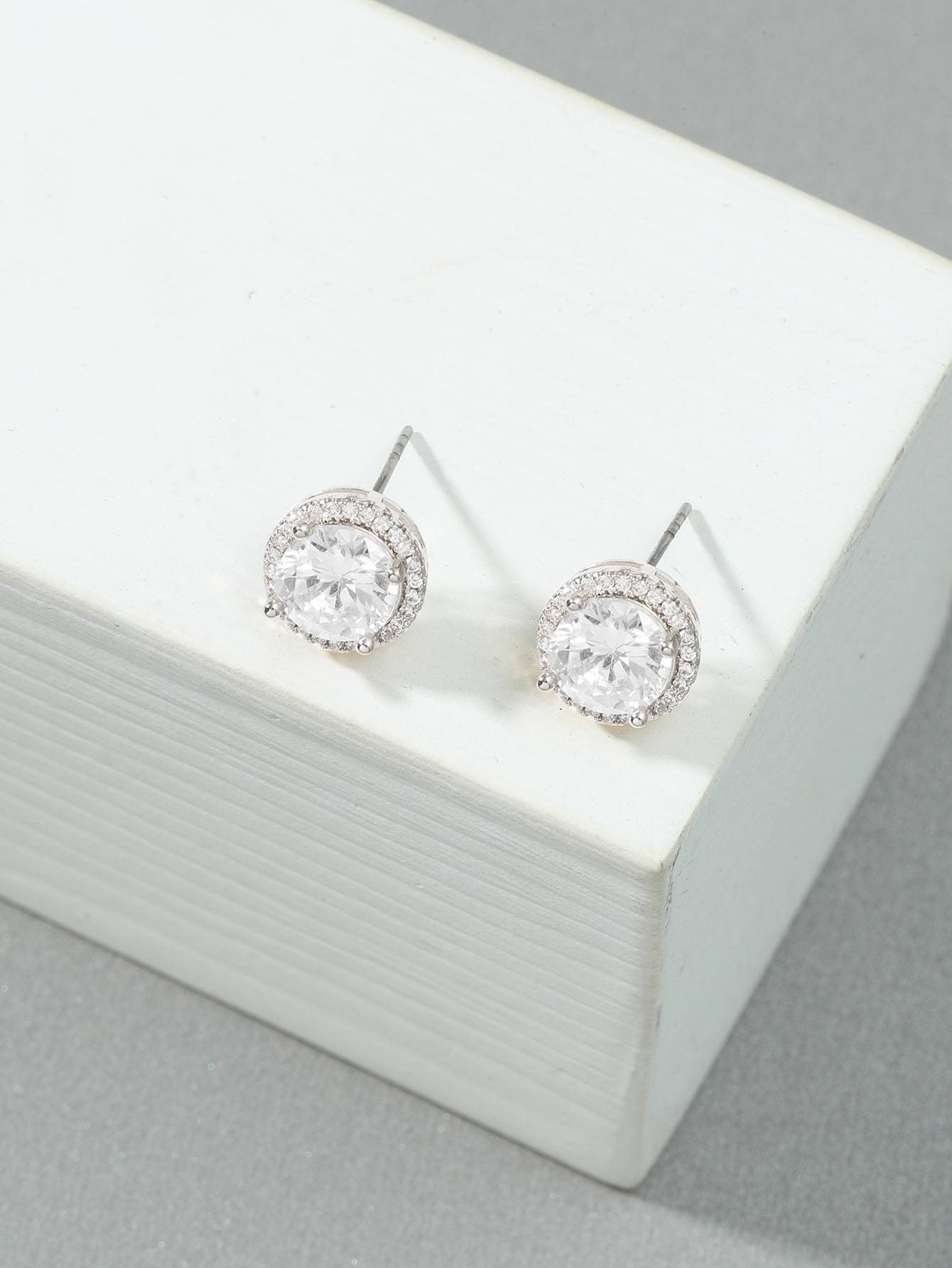 Micro Set Zircon Round Stud Earrings for Men – Elegant & Timeless Accessory - ZENTRION